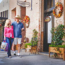 Shopping in Old Town Mariposa, California